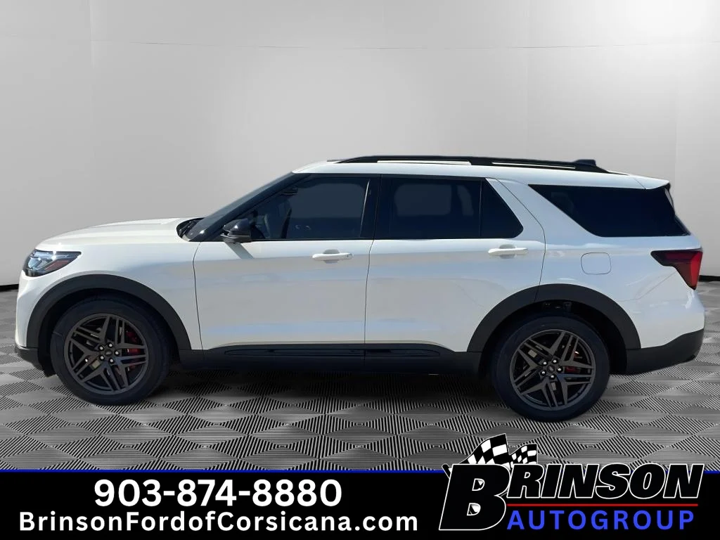 New 2026 Star White Metallic Tri-Coat Ford ST image 3
