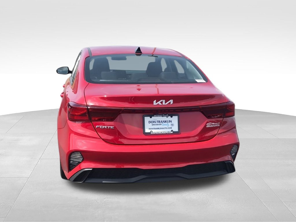 Used 2022 Red Kia LXS image 7