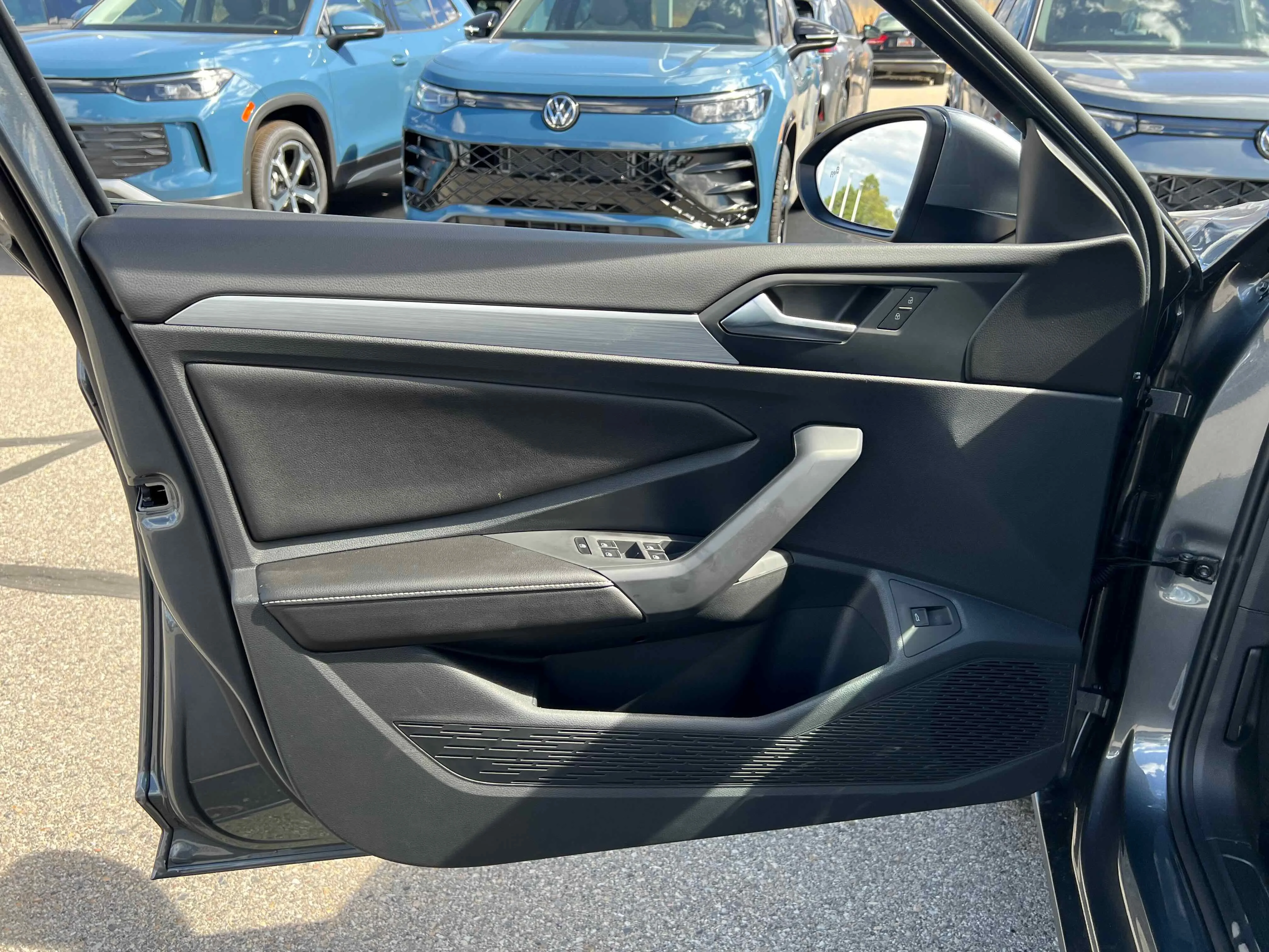 New 2026 Platinum Gray Metallic Volkswagen S image 15