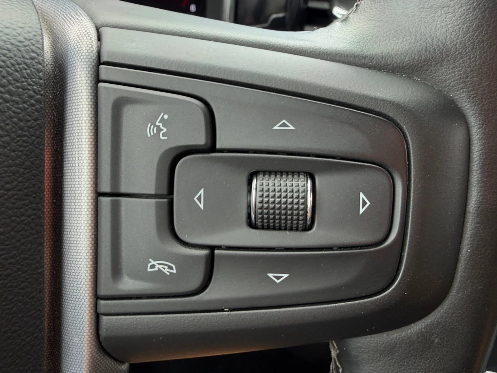 Used 2025 Summit White GMC SLT image 23