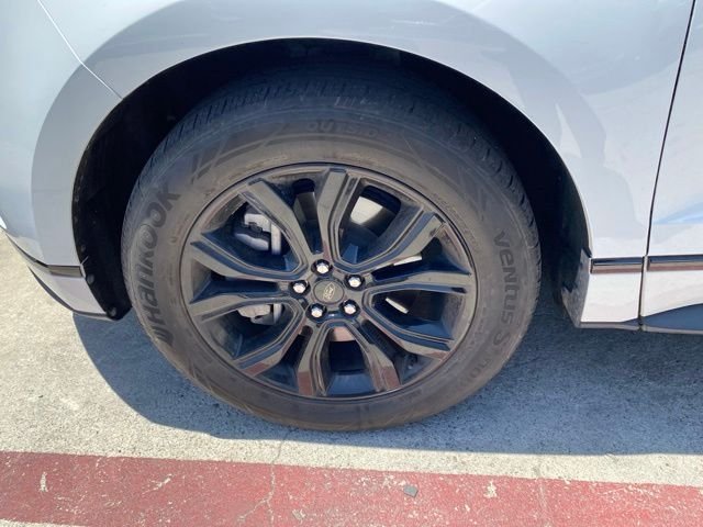 Used 2022 White Ford SE image 15