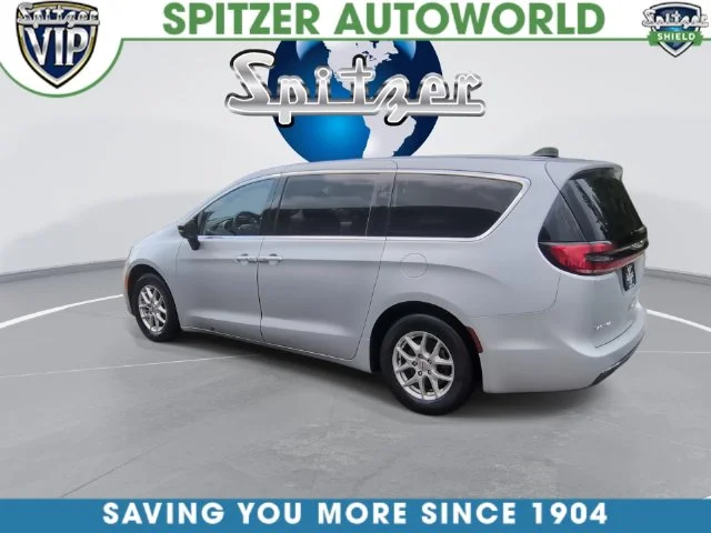 Used 2024 Silver Chrysler Touring L image 8