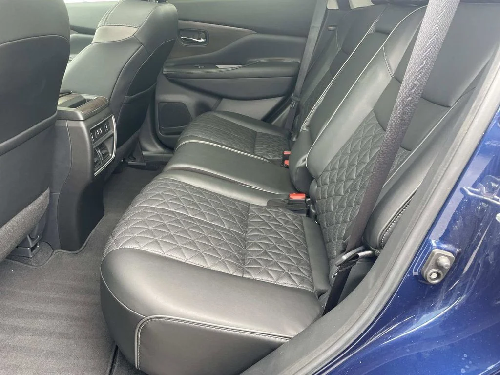 Used 2019 Blue Nissan Platinum image 10