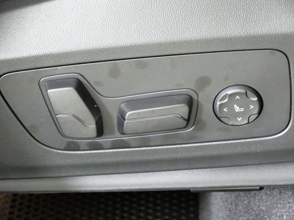 Used 2026 Dune Grey Metallic BMW xDrive28i image 23