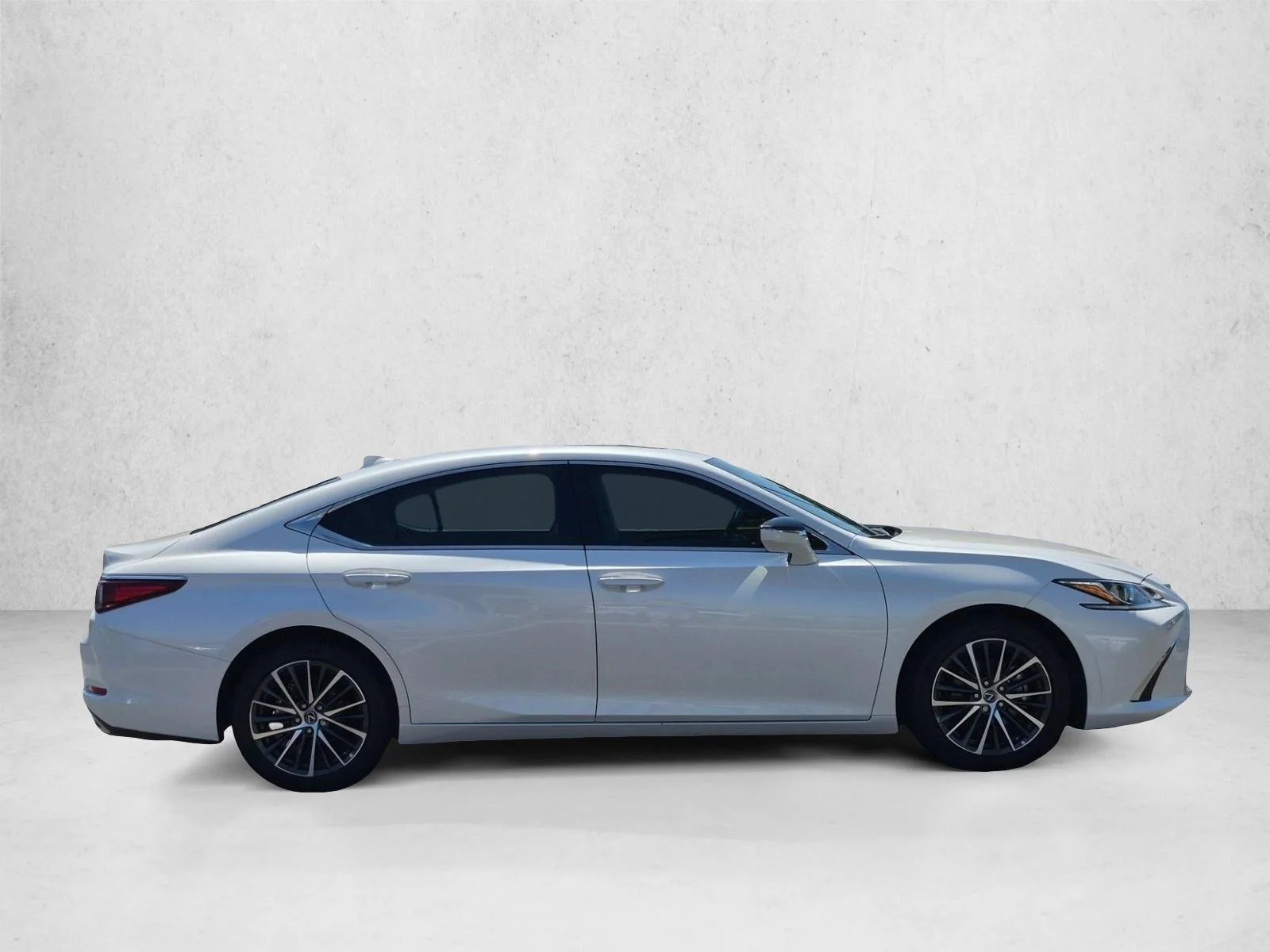 Certified Used 2025 Eminent White Pearl Lexus  image 4