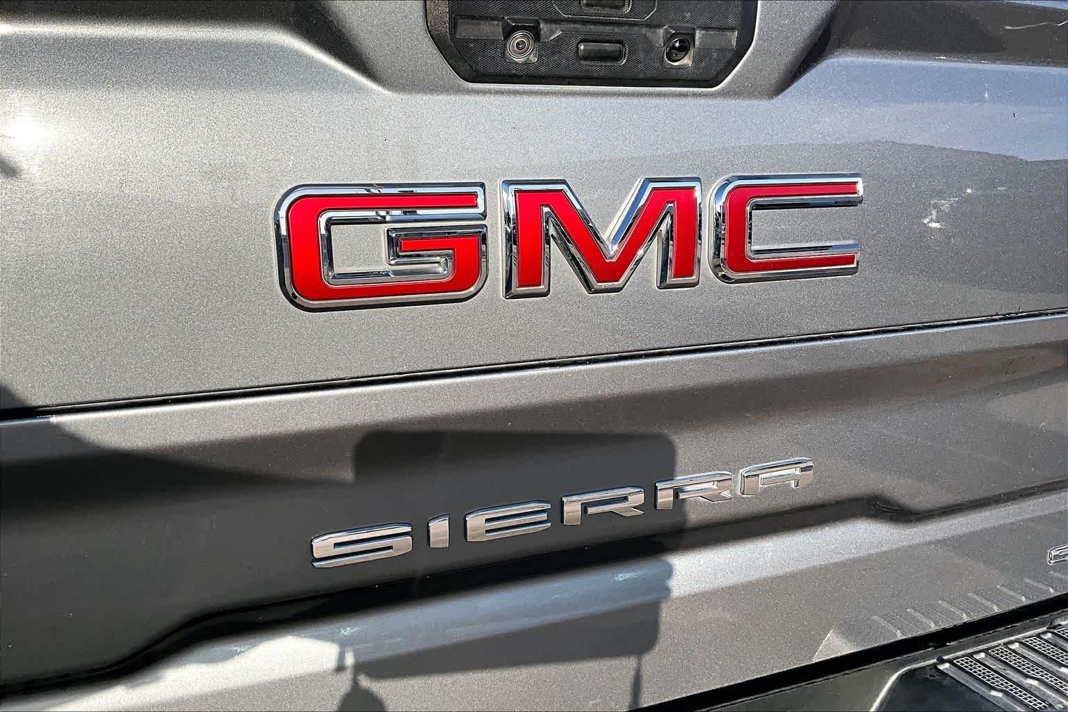 Used 2020 Satin Steel Metallic GMC SLT image 31
