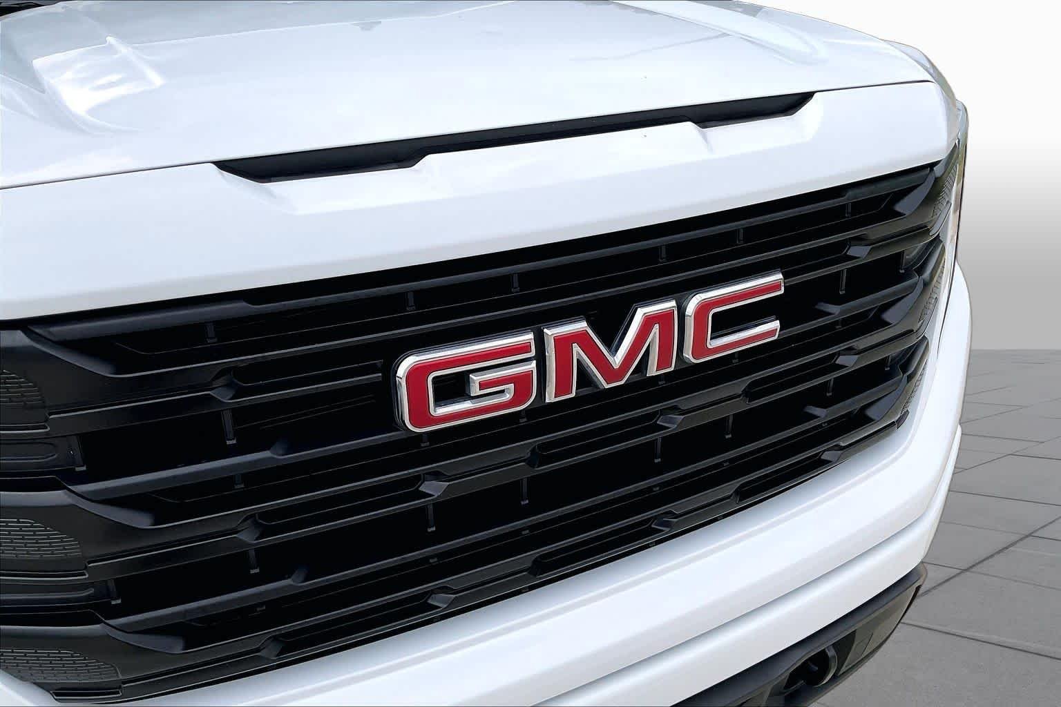Used 2023 Summit White GMC Pro image 29