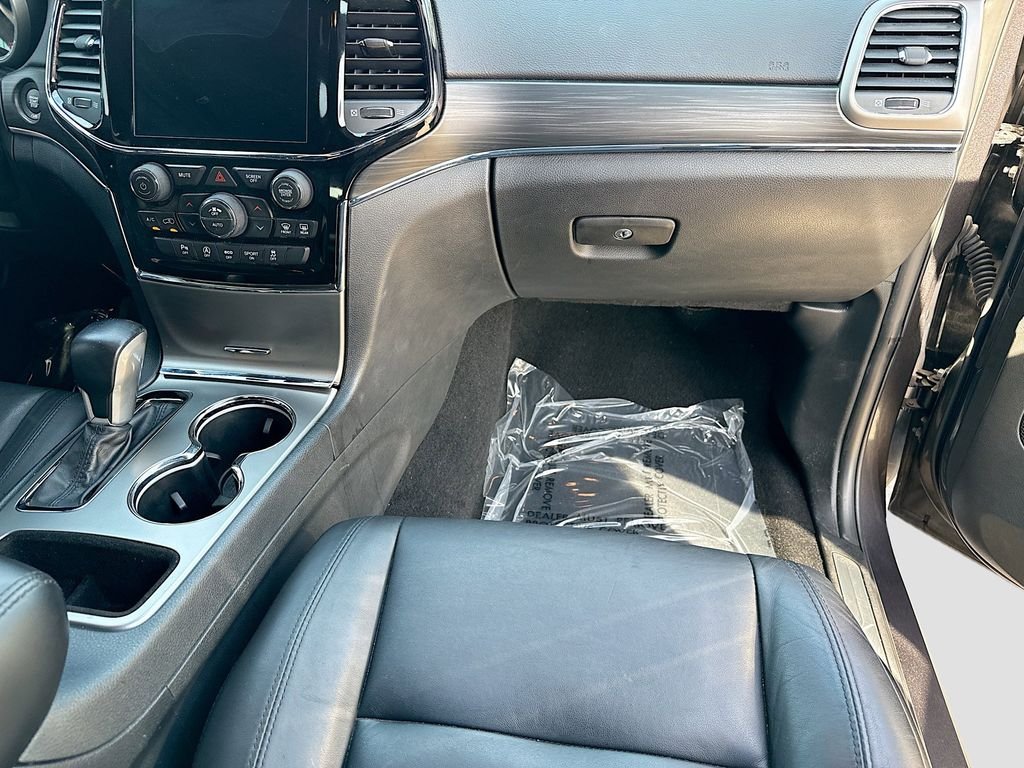 Used 2020 Gray Jeep Limited image 17