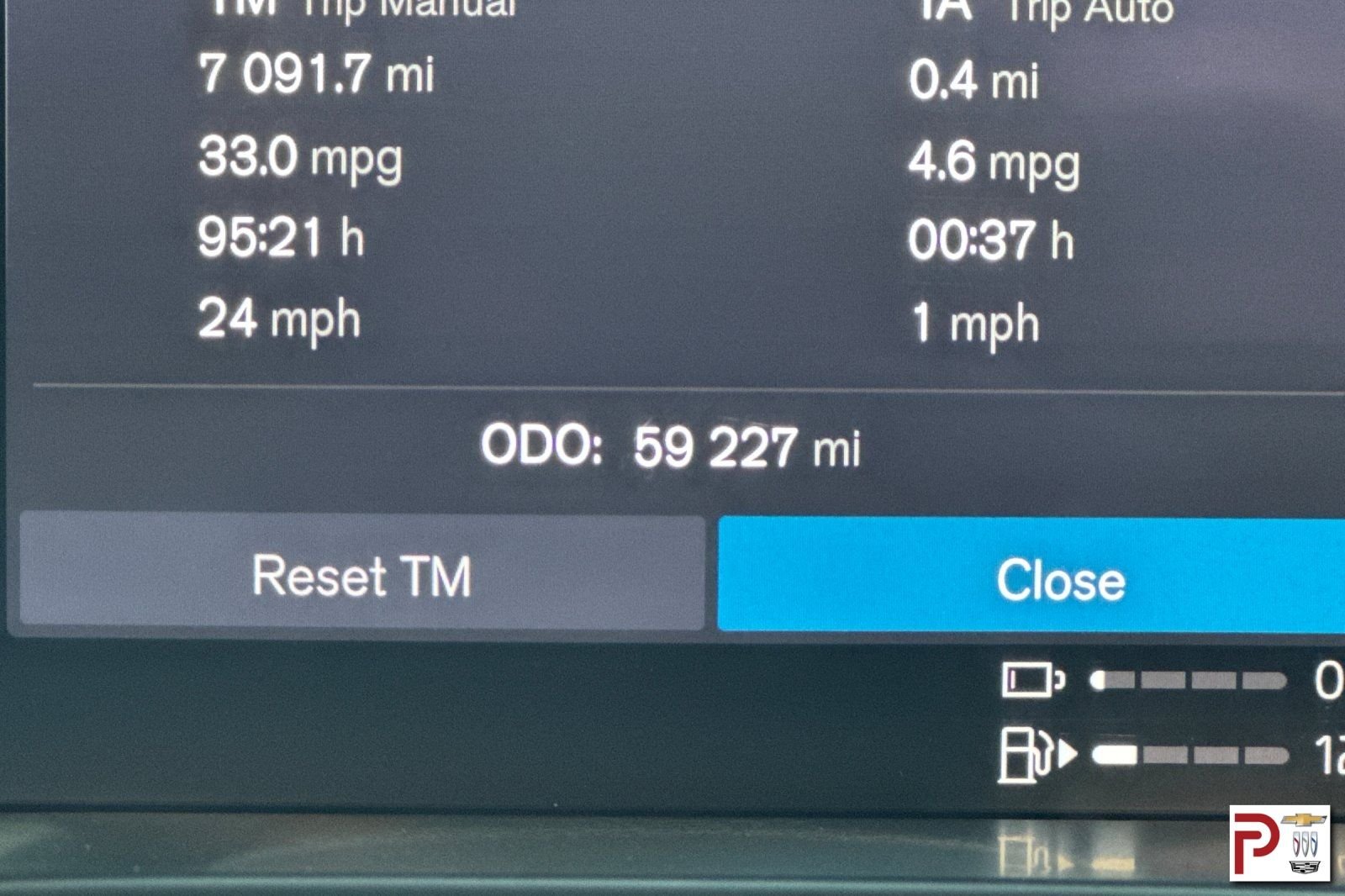 Used 2022 White Volvo T8 Inscription image 32