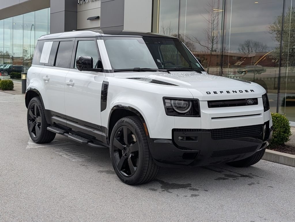 New 2026 Fuji White Land Rover V8 image 9