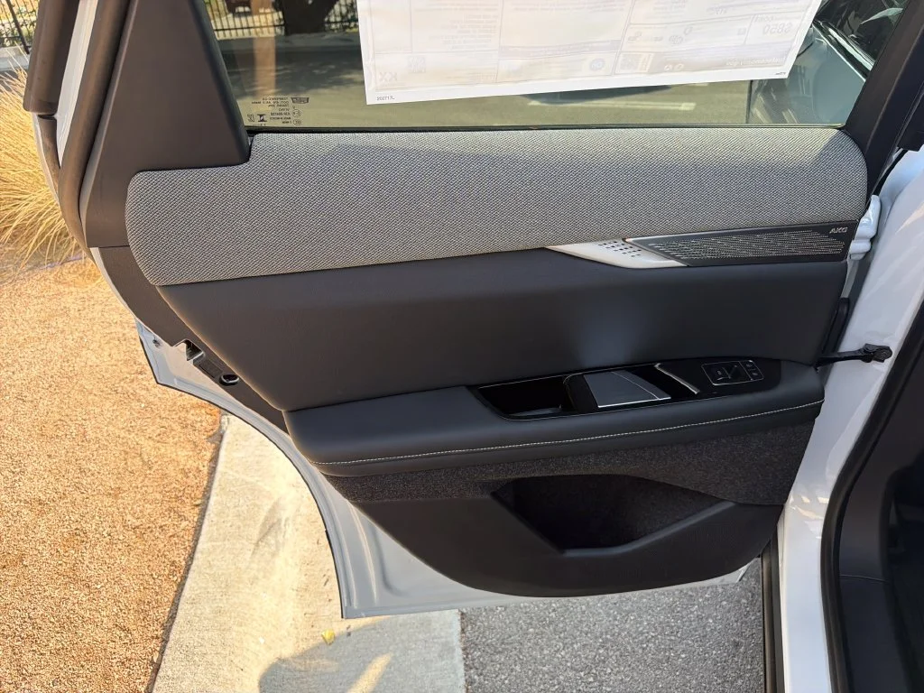 2027 Cadillac OPTIQ Premium Sport - Photo 35