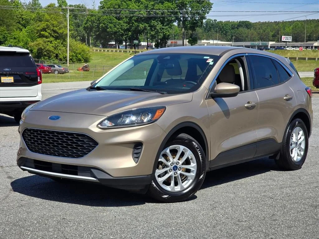 Used 2021 Ford Escape SE with VIN 1FMCU0G68MUA31213 for sale in Forest City, NC