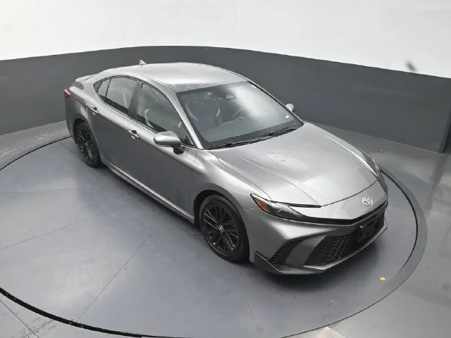 Used 2025  Toyota SE image 23