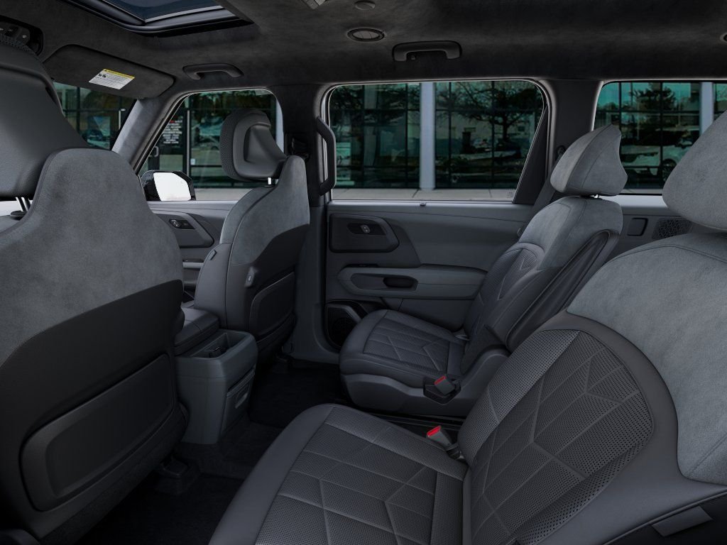 New 2027 White Kia  image 18