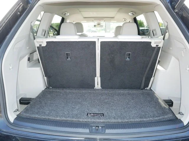 Certified Used 2022 Black Volkswagen 3.6L V6 SEL R-Line image 19