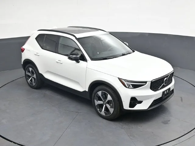 Used 2023 Crystal White Metallic Volvo Ultimate image 21