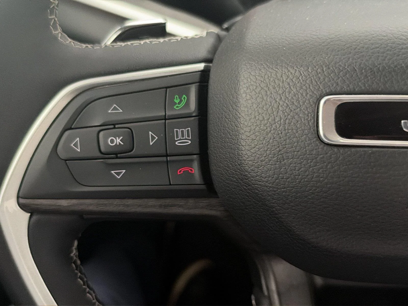 Used 2023 Rocky Mountain Pearlcoat Jeep 30th Anniversary image 21
