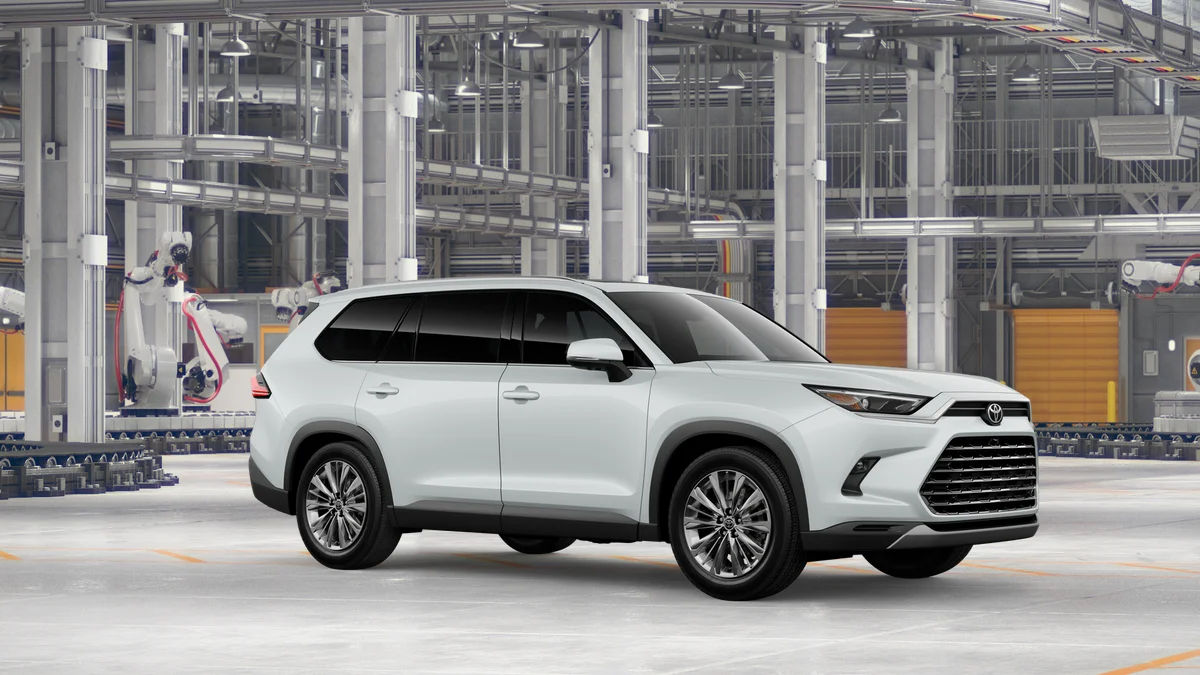 New 2026 Wind Chill Pearl Toyota Platinum image 14
