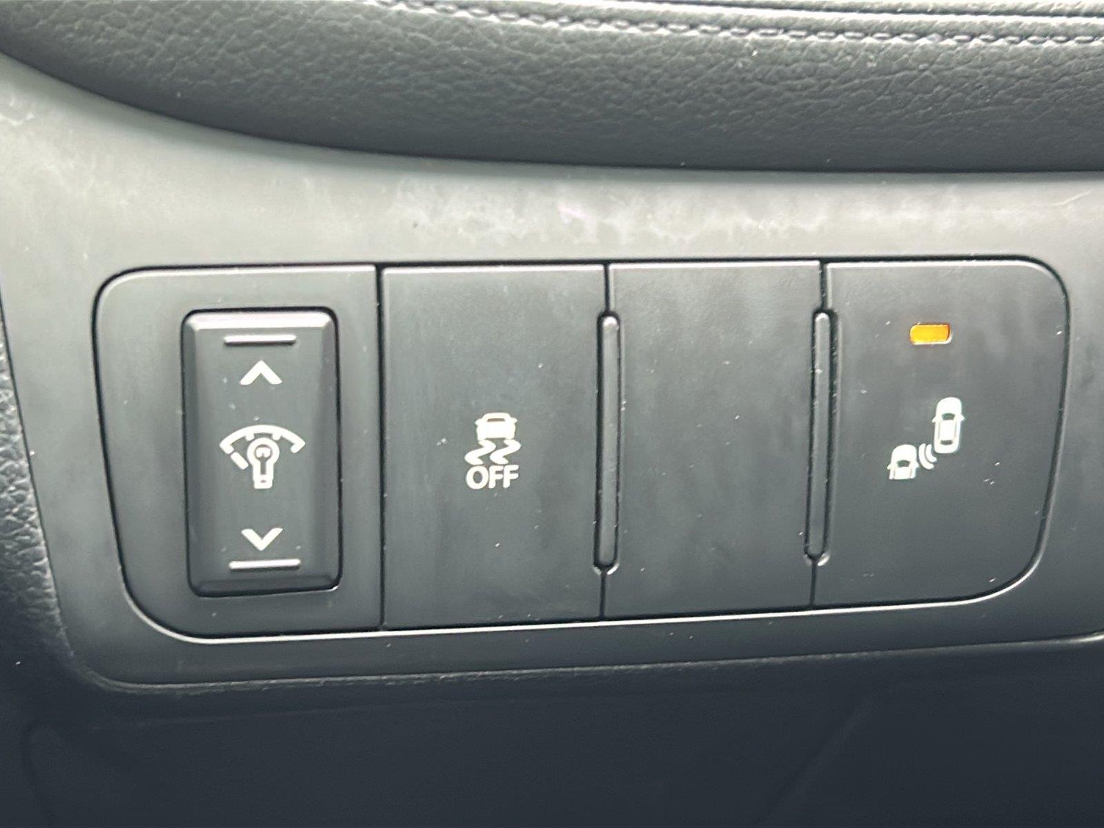 Used 2015 Titanium Kia SX Turbo image 19