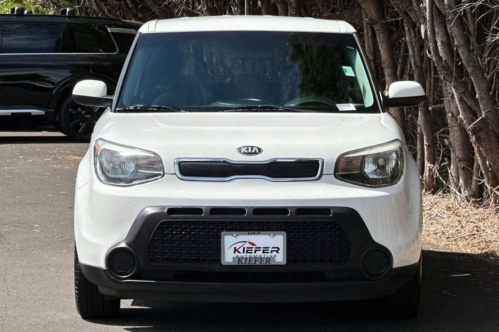Used 2015 White Kia Base image 9