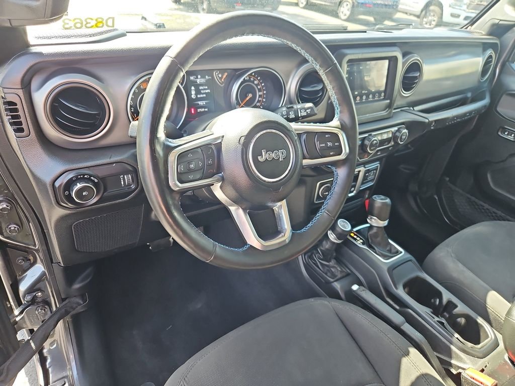Used 2023 Granite Crystal Metallic Clearcoat Jeep Sport S image 13