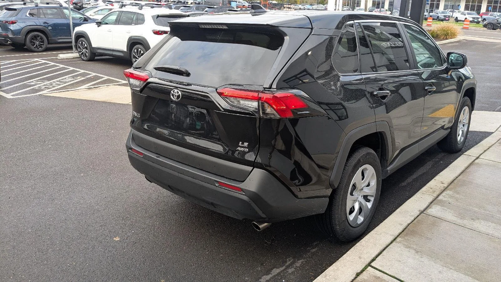 Used 2025  Toyota LE image 5