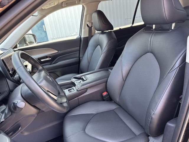 Used 2025 Black Toyota XLE image 15