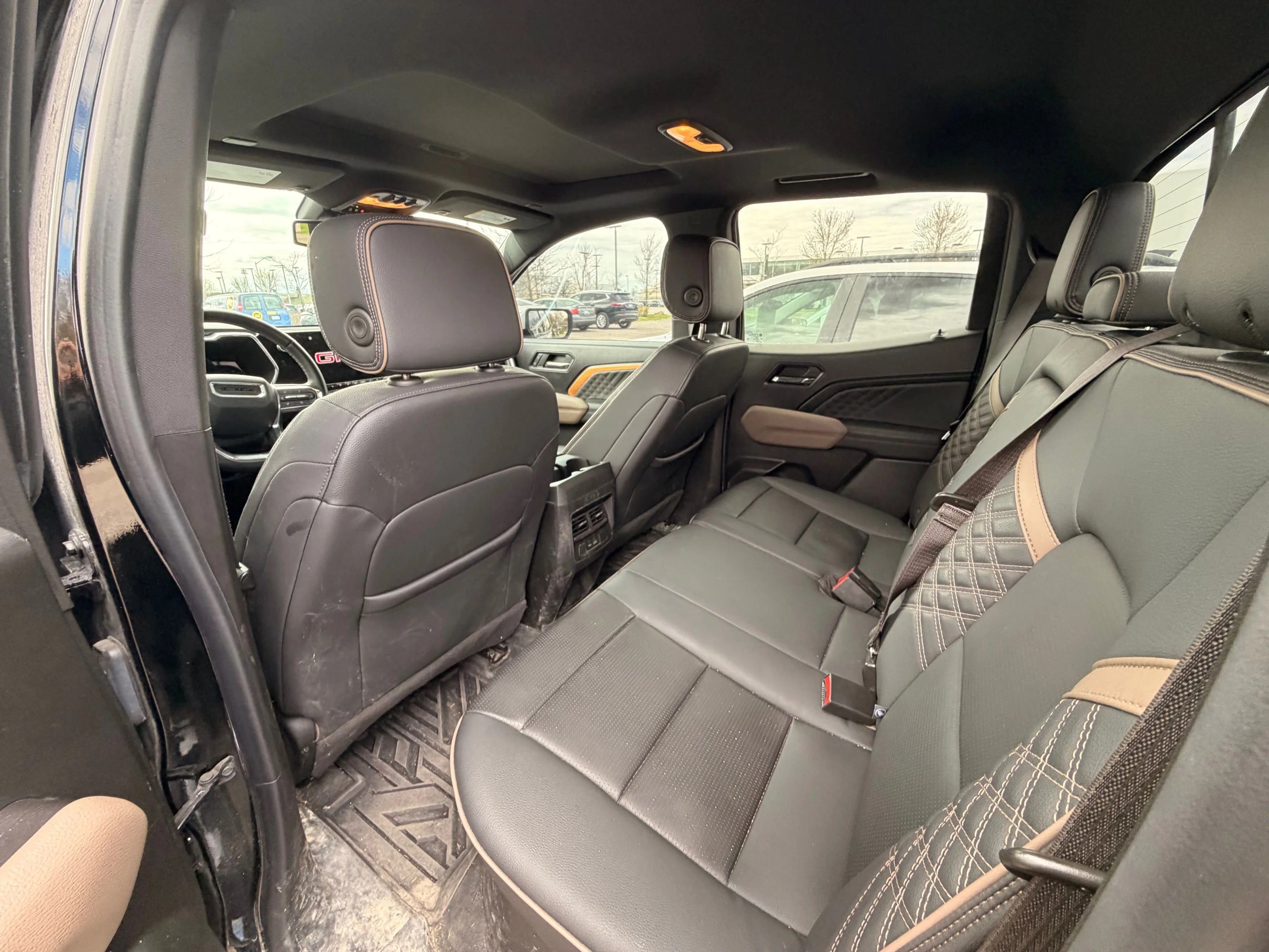 Used 2024  GMC Denali image 7