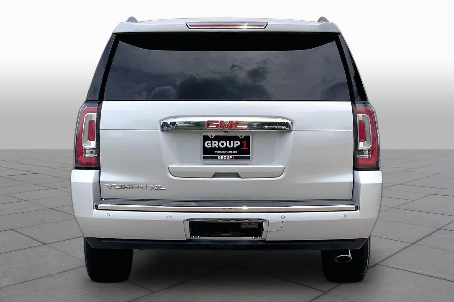 Used 2016 Quicksilver Metallic GMC Denali image 4