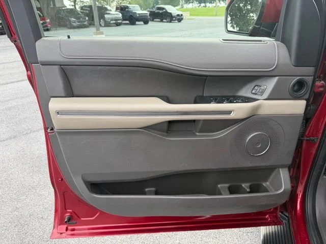 Used 2018 Red Ford XLT image 12