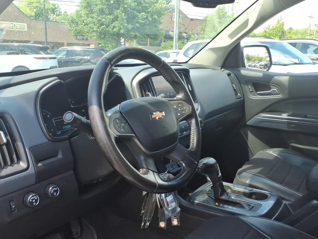 Used 2018 White Chevrolet Z71 image 20