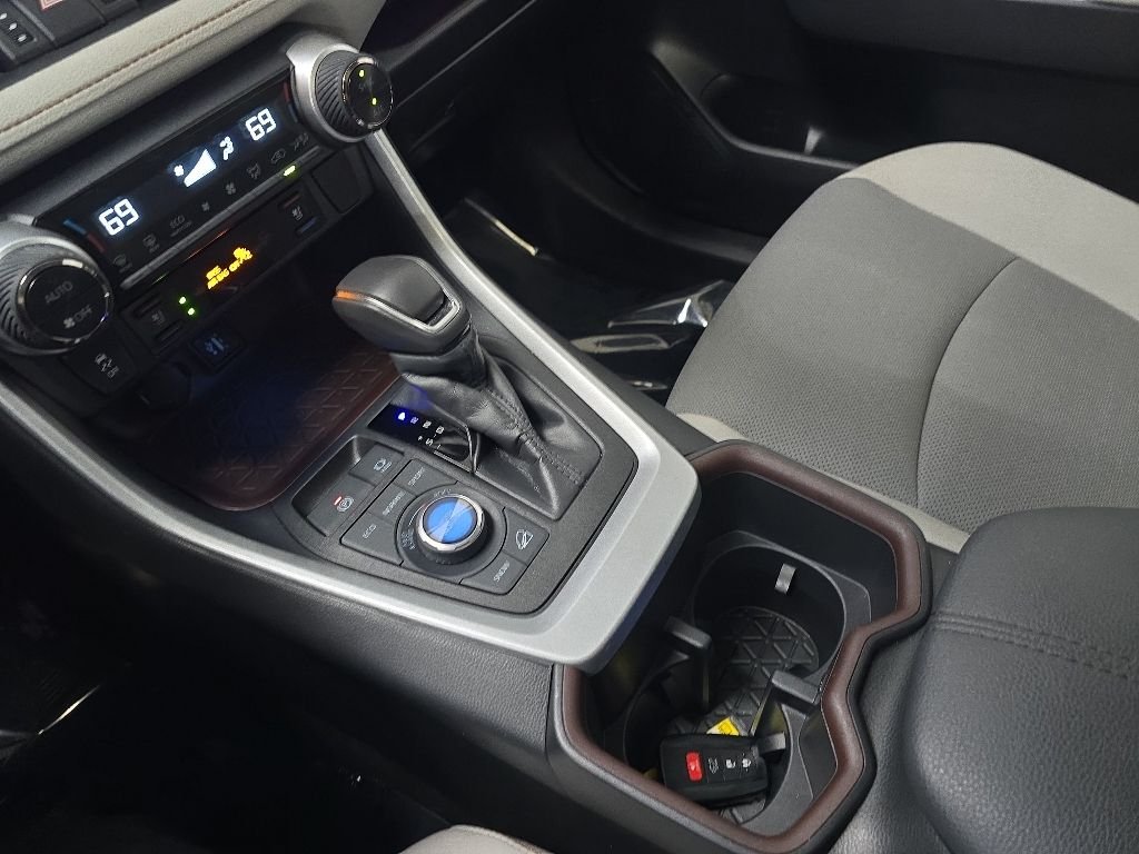 Used 2024 Beige Toyota Limited image 27