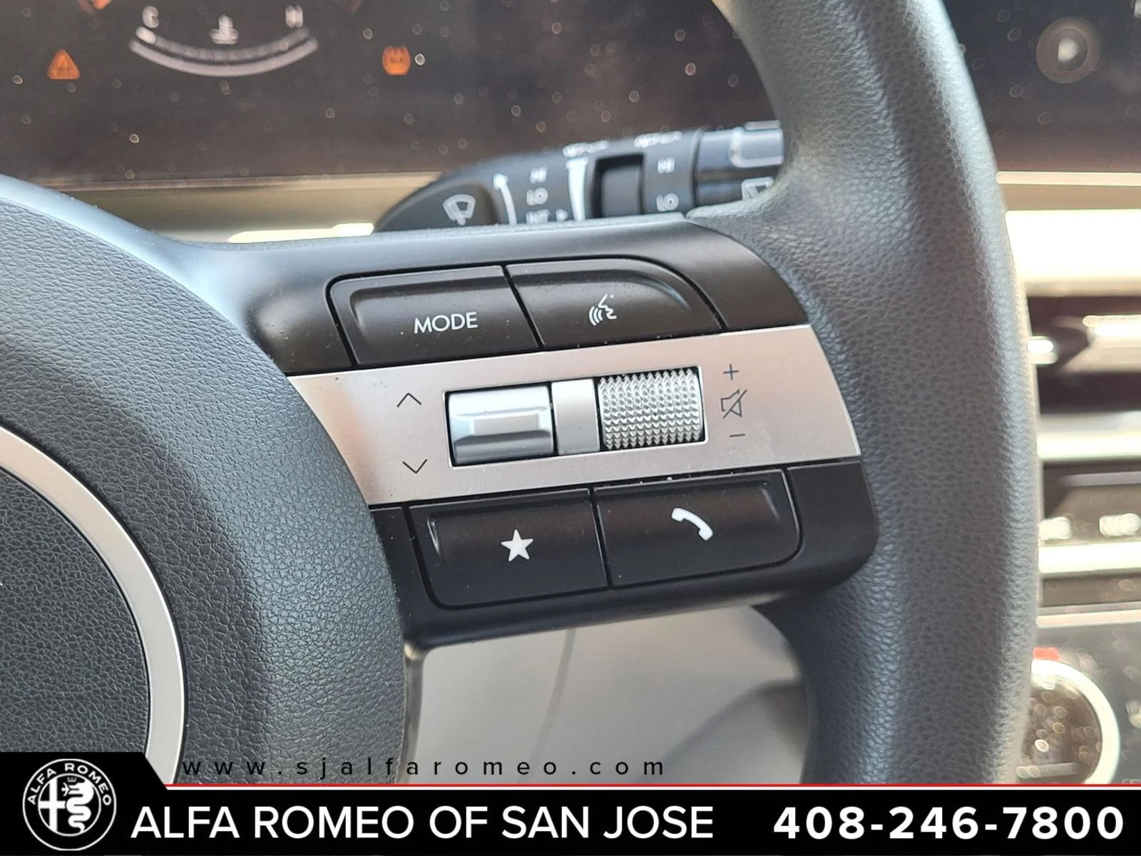 Used 2025 White Hyundai SEL image 17