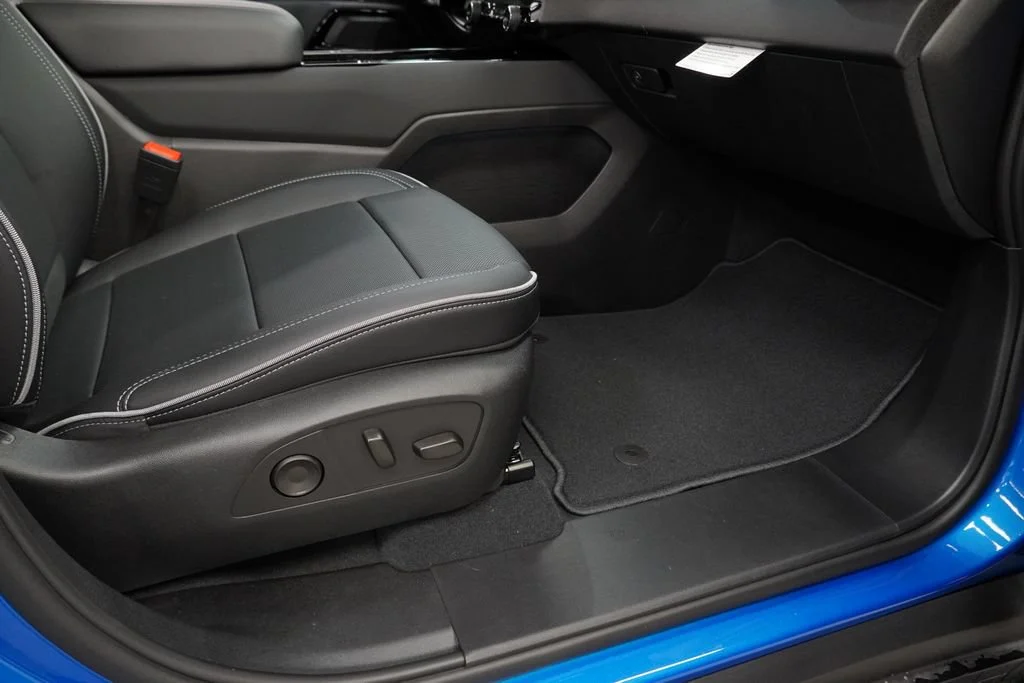 2026 Chevrolet Silverado EV LT - Photo 29