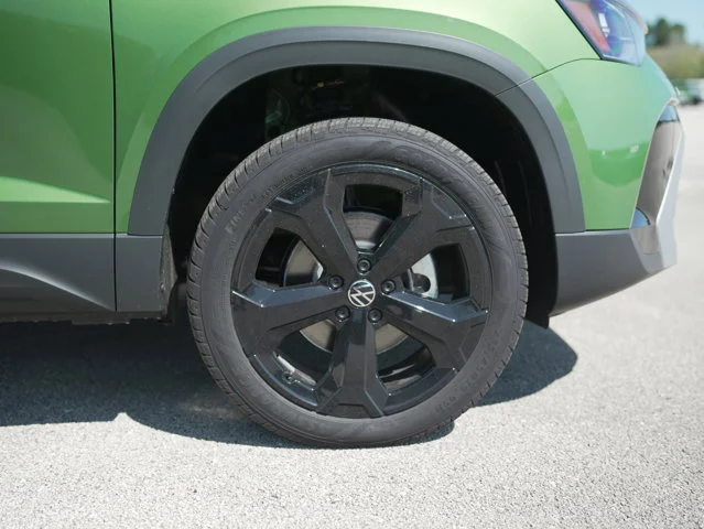 2025 Volkswagen Taos SEL - Photo 10