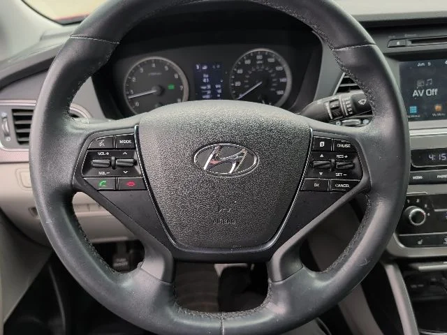 Used 2017 Red Hyundai Sport image 17