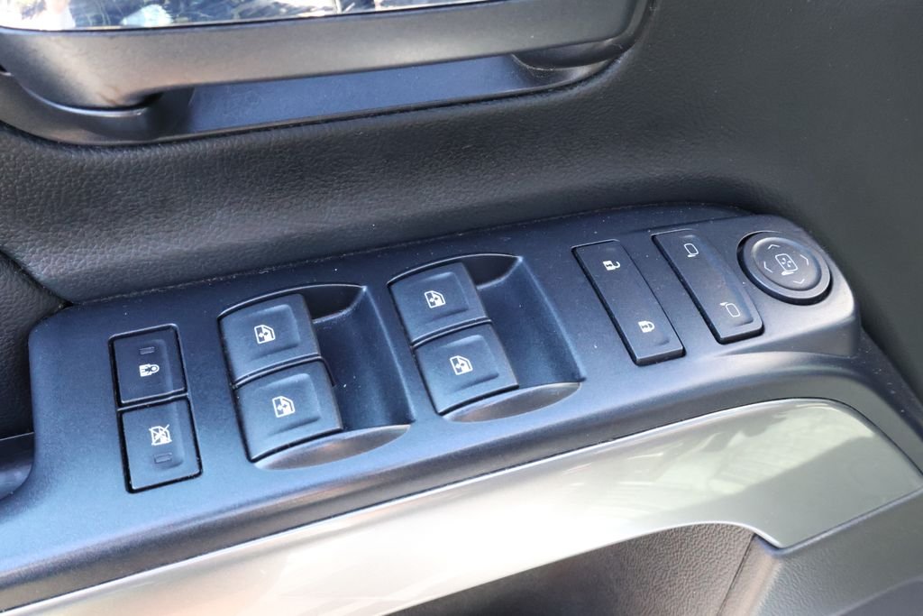 Used 2018 Silver Chevrolet LT image 16