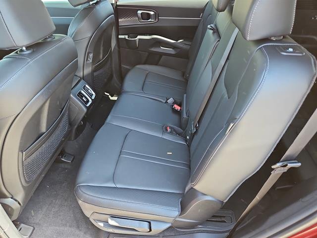 2025 Kia Sorento S - Photo 16