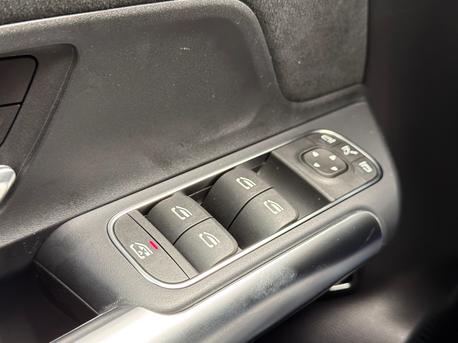 New 2026 MANUFAKTUR Alpine Gray Mercedes-Benz GLA 35 AMG® image 22