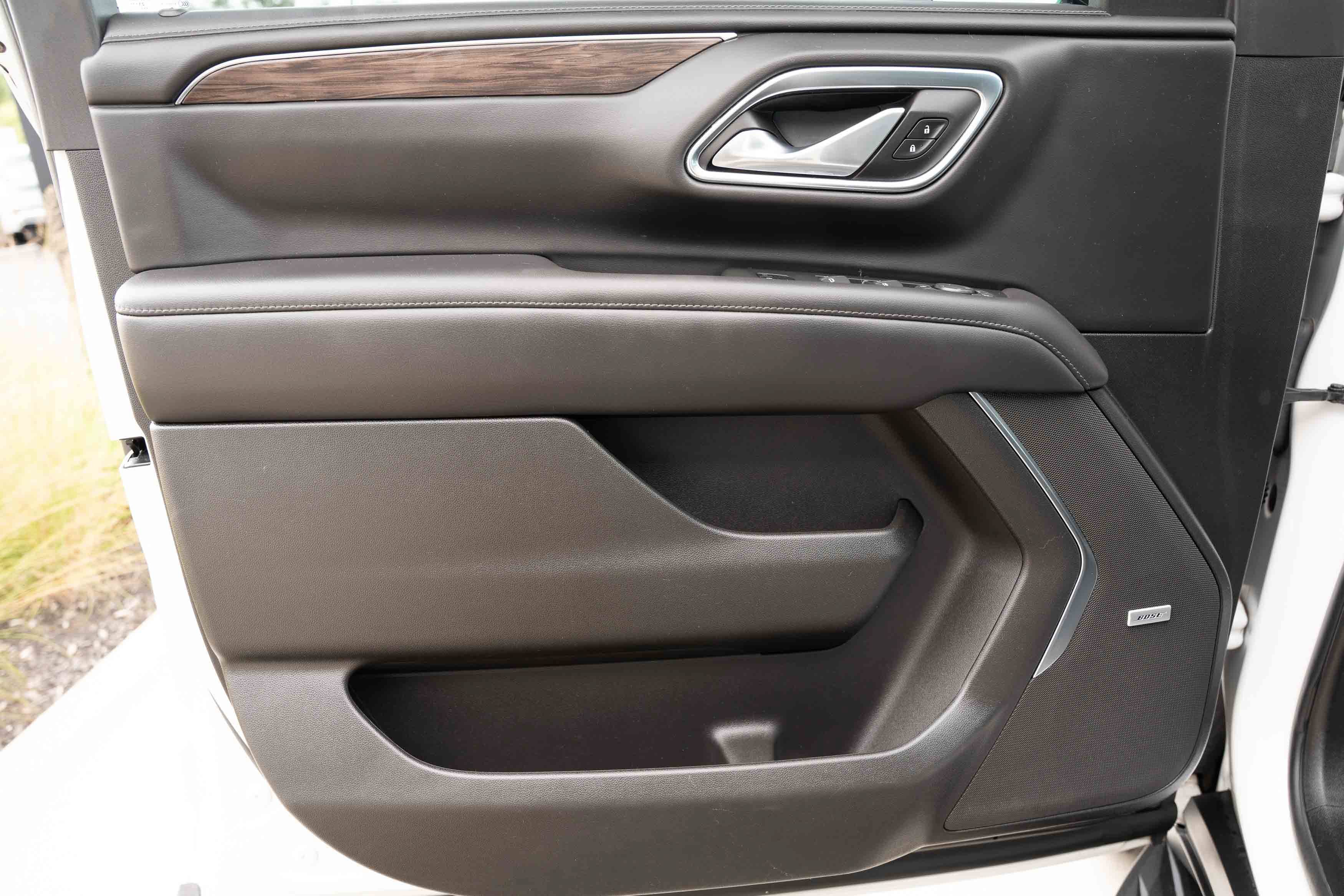 Used 2022 Iridescent Pearl Tricoat Chevrolet LT image 16