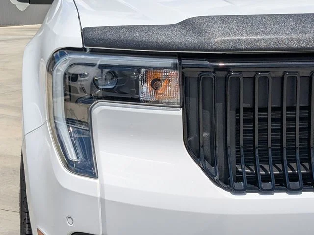 Used 2025 White Ford Lobo High image 10