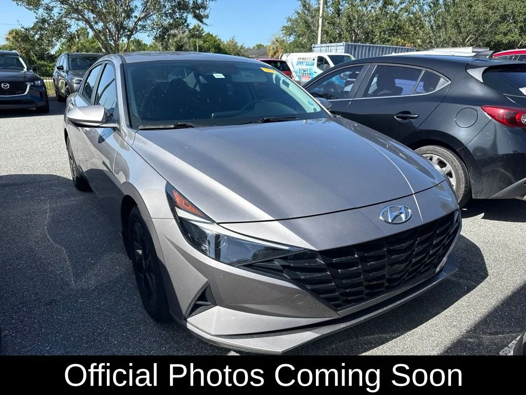 Used 2023 Gray Hyundai SEL image 1