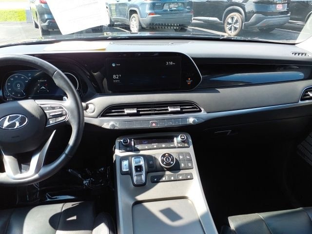 Used 2021 Black Hyundai Limited image 7