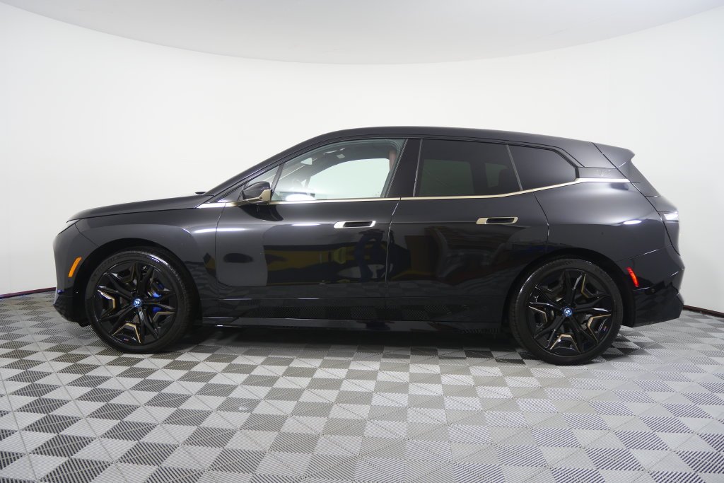 Certified Used 2024 Black Sapphire Metallic BMW M60 image 7