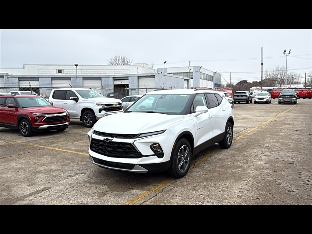 New 2026 Summit White Chevrolet 2LT image 2