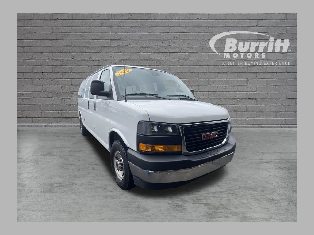 2025 GMC Savana Passenger LT