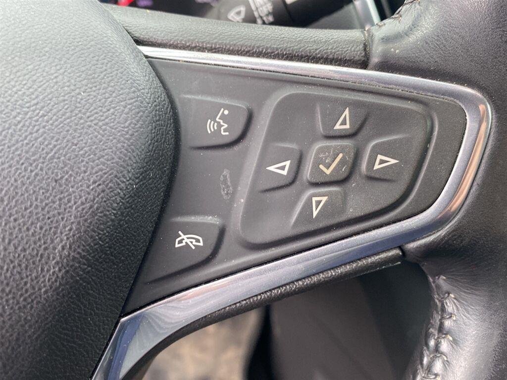 Used 2020 Silver Ice Metallic Chevrolet LT image 19