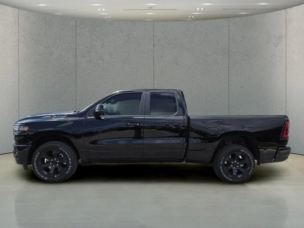 New 2026 Diamond Black Crystal Pearl-Coat Exterior Paint RAM Big Horn image 9