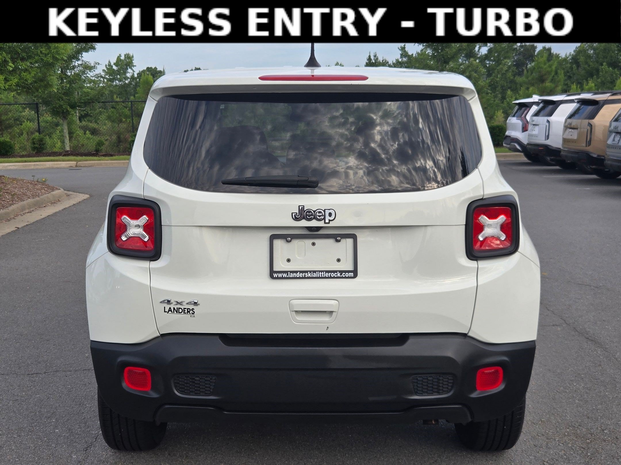 Used 2023 Alpine White Clearcoat Jeep Latitude image 6