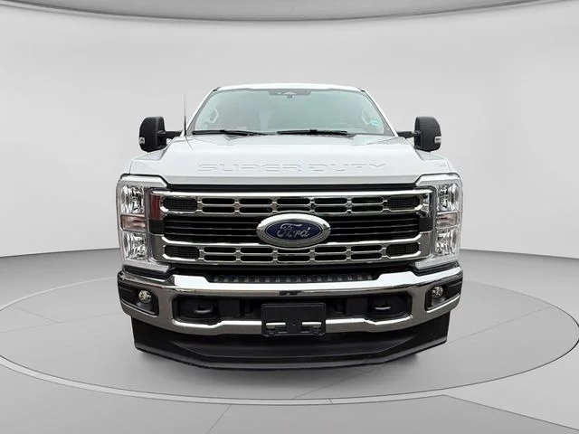 Used 2025 Oxford White Ford XLT image 8